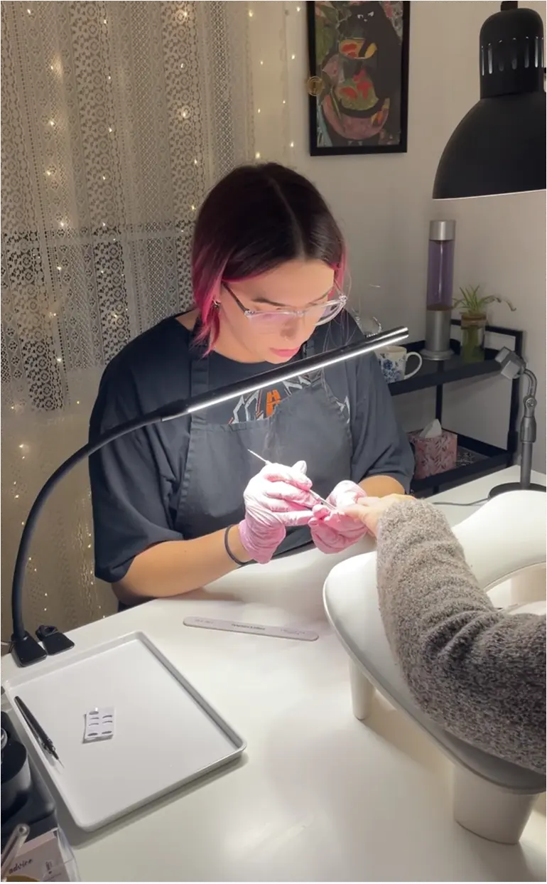 nail salon image 3
